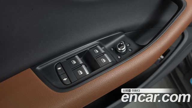 Audi Q7 2021 — photo 30
