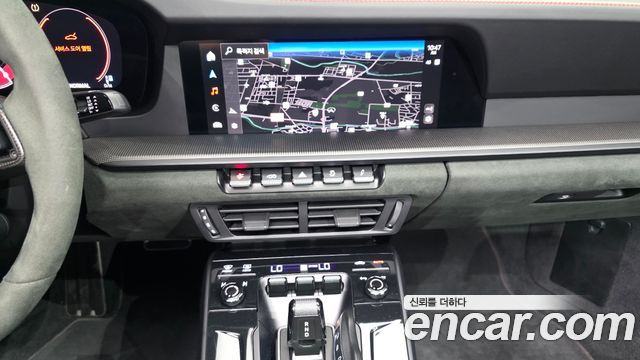 Porsche 911 2025 — photo 14