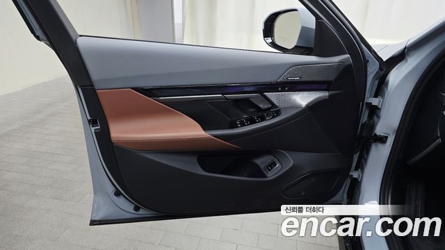 BMW 5-Series 2026 — photo 14