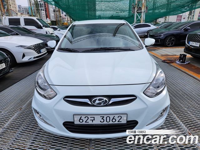 Hyundai Accent 2013 — photo 2