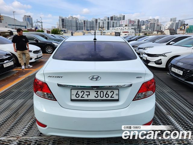 Hyundai Accent 2013 — photo 5