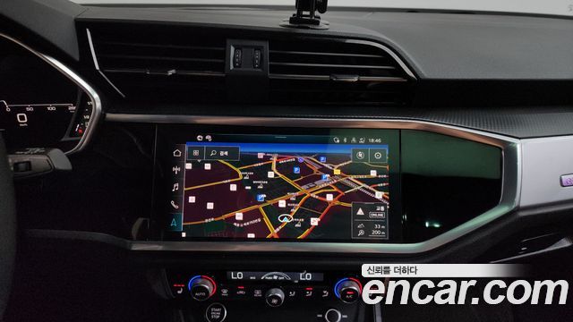 Audi Q3 2023 — photo 19