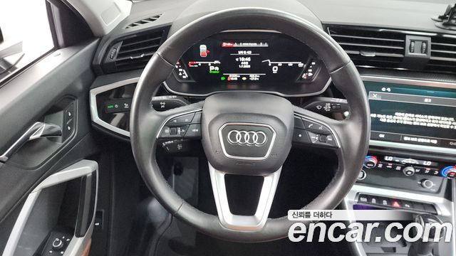 Audi Q3 2023 — photo 20