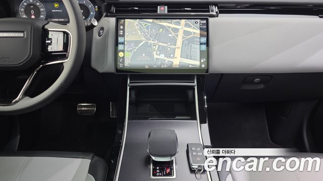 Land Rover Range Rover Velar 2026 — photo 14