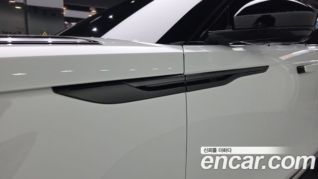 Land Rover Range Rover Velar 2026 — photo 20