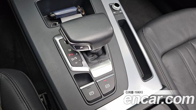 Audi Q5 2022 — photo 12