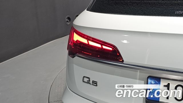 Audi Q5 2022 — photo 9