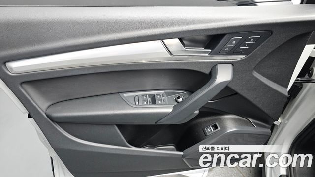 Audi Q5 2022 — photo 14