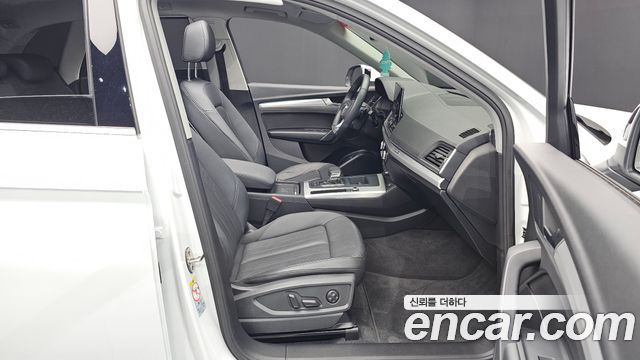 Audi Q5 2022 — photo 16