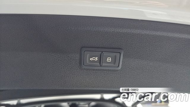 Audi Q5 2022 — photo 27