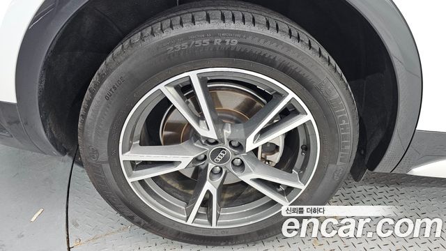 Audi Q5 2022 — photo 29