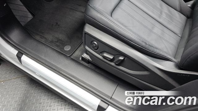 Audi Q5 2022 — photo 32