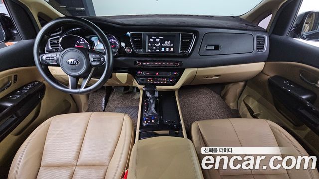 Kia Canival 2018 — photo 7