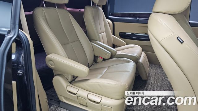 Kia Canival 2018 — photo 11