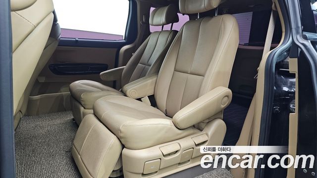 Kia Canival 2018 — photo 12