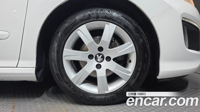 Peugeot 308 2013 — photo 5