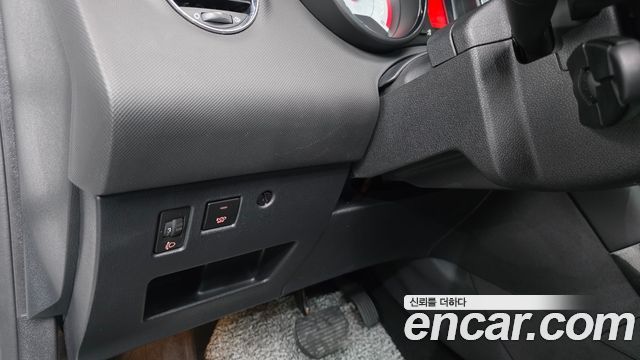 Peugeot 308 2013 — photo 12