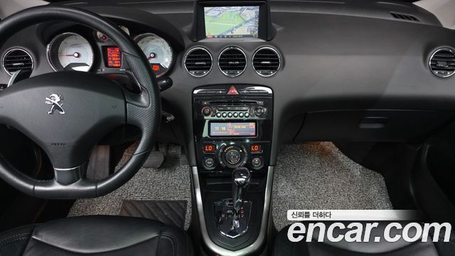 Peugeot 308 2013 — photo 14