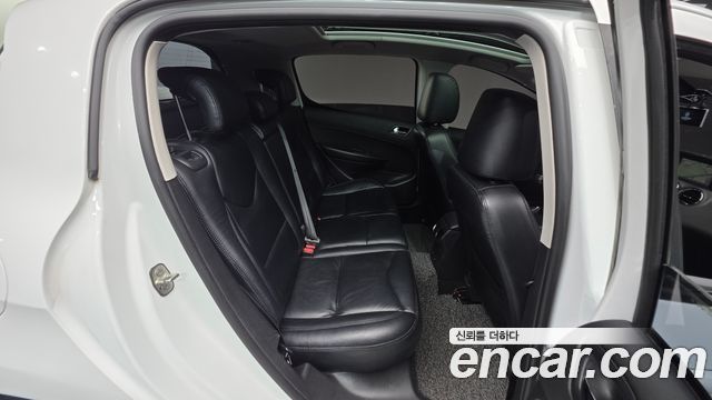 Peugeot 308 2013 — photo 18