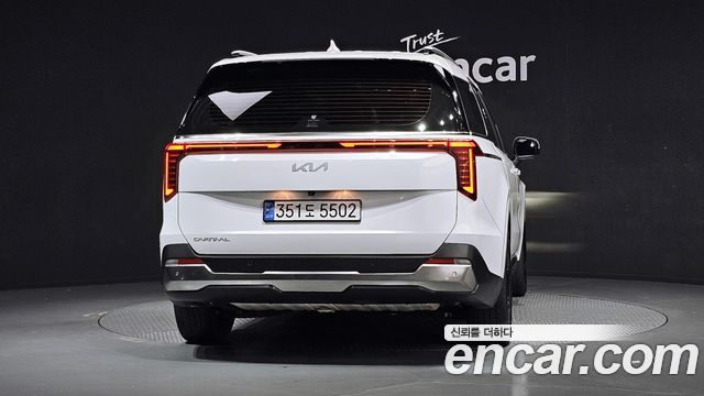 Kia Canival 2024 — photo 4