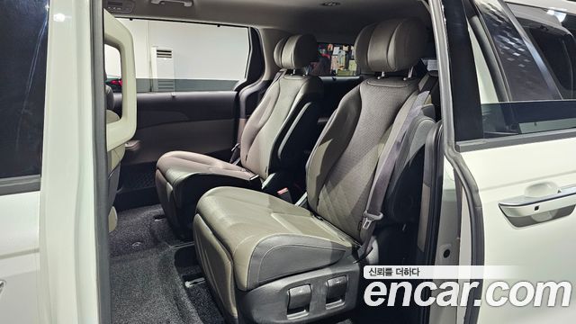 Kia Canival 2024 — photo 17