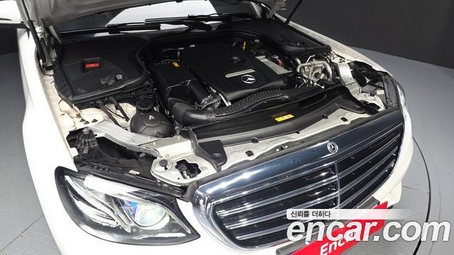Mercedes-Benz E-Class 2018 — photo 6