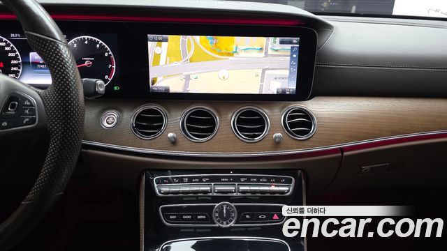 Mercedes-Benz E-Class 2018 — photo 20