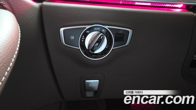 Mercedes-Benz E-Class 2018 — photo 29