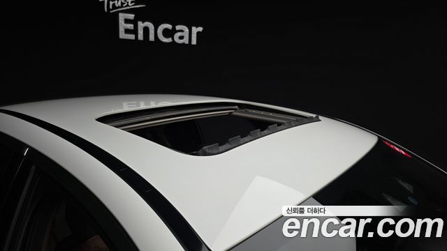 Mercedes-Benz E-Class 2018 — photo 36