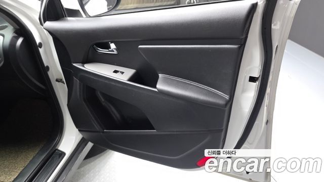Kia Sportage 2016 — photo 14