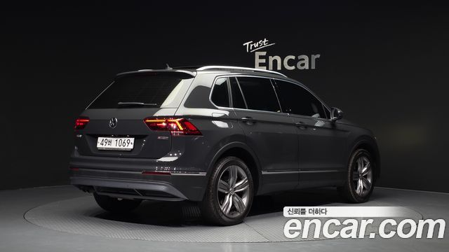 Volkswagen Tiguan 2018 — photo 2