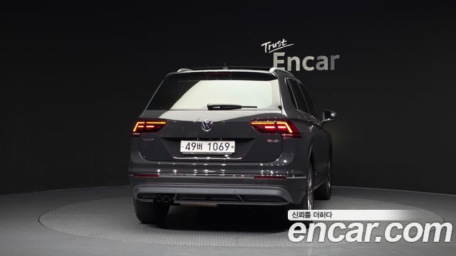Volkswagen Tiguan 2018 — photo 4