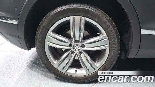 Volkswagen Tiguan 2018 — photo 5