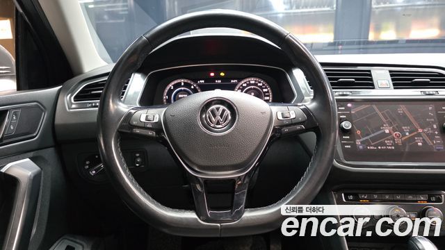 Volkswagen Tiguan 2018 — photo 13
