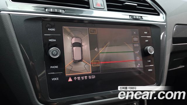 Volkswagen Tiguan 2018 — photo 15