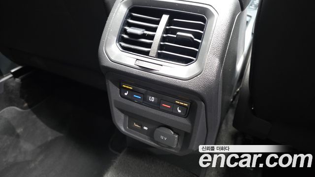 Volkswagen Tiguan 2018 — photo 19