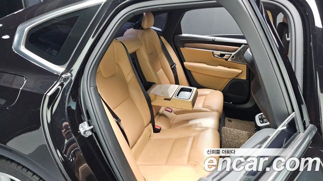 Volvo S90 2018 — photo 11