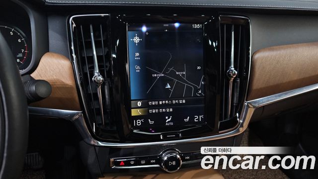 Volvo S90 2018 — photo 16