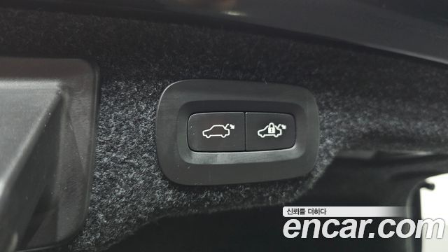 Volvo S90 2018 — photo 20