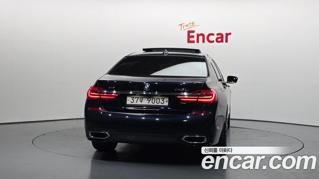 BMW 7-Series 2017 — photo 4
