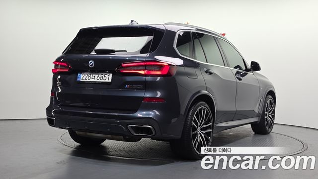 BMW X5 2022 — photo 2