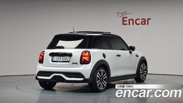 Mini Cooper 2024 — photo 2