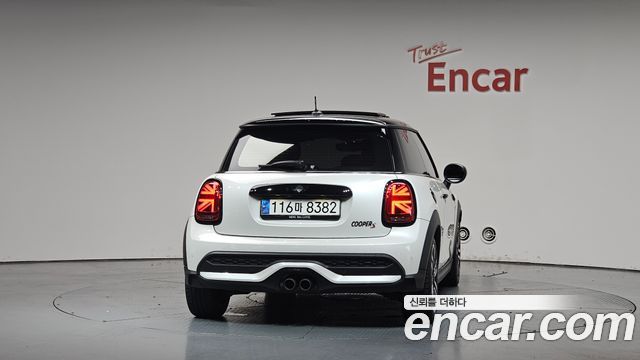 Mini Cooper 2024 — photo 4
