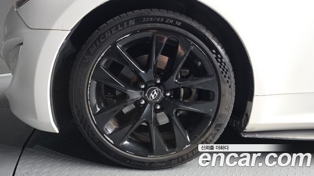 Hyundai Genesis 2012 — photo 5