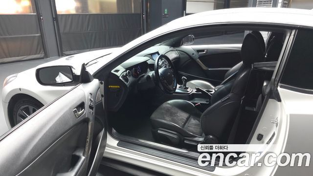 Hyundai Genesis 2012 — photo 10