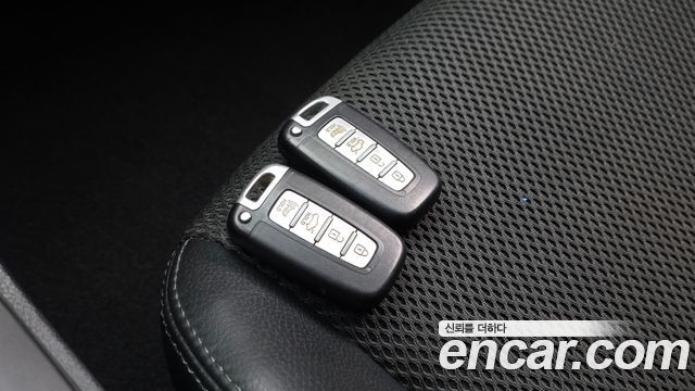 Hyundai Genesis 2012 — photo 16