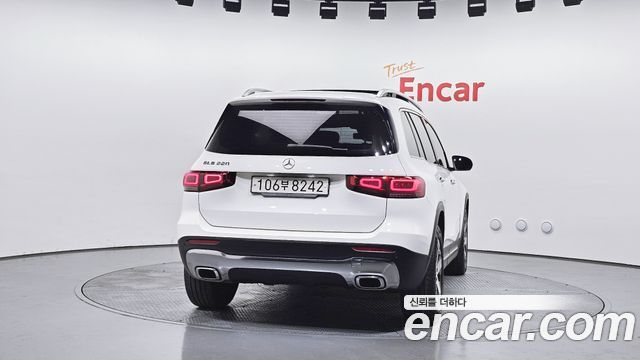 Mercedes-Benz GLB-Class 2021 — photo 4