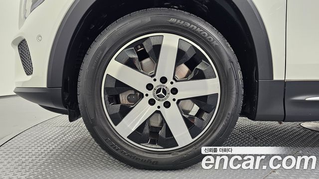Mercedes-Benz GLB-Class 2021 — photo 5