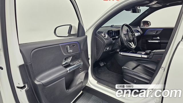 Mercedes-Benz GLB-Class 2021 — photo 13