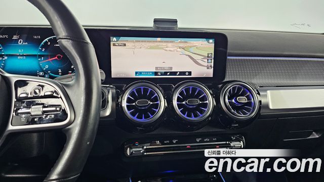 Mercedes-Benz GLB-Class 2021 — photo 18